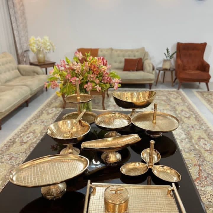 سرویس پذیرایی چرمی طلایی